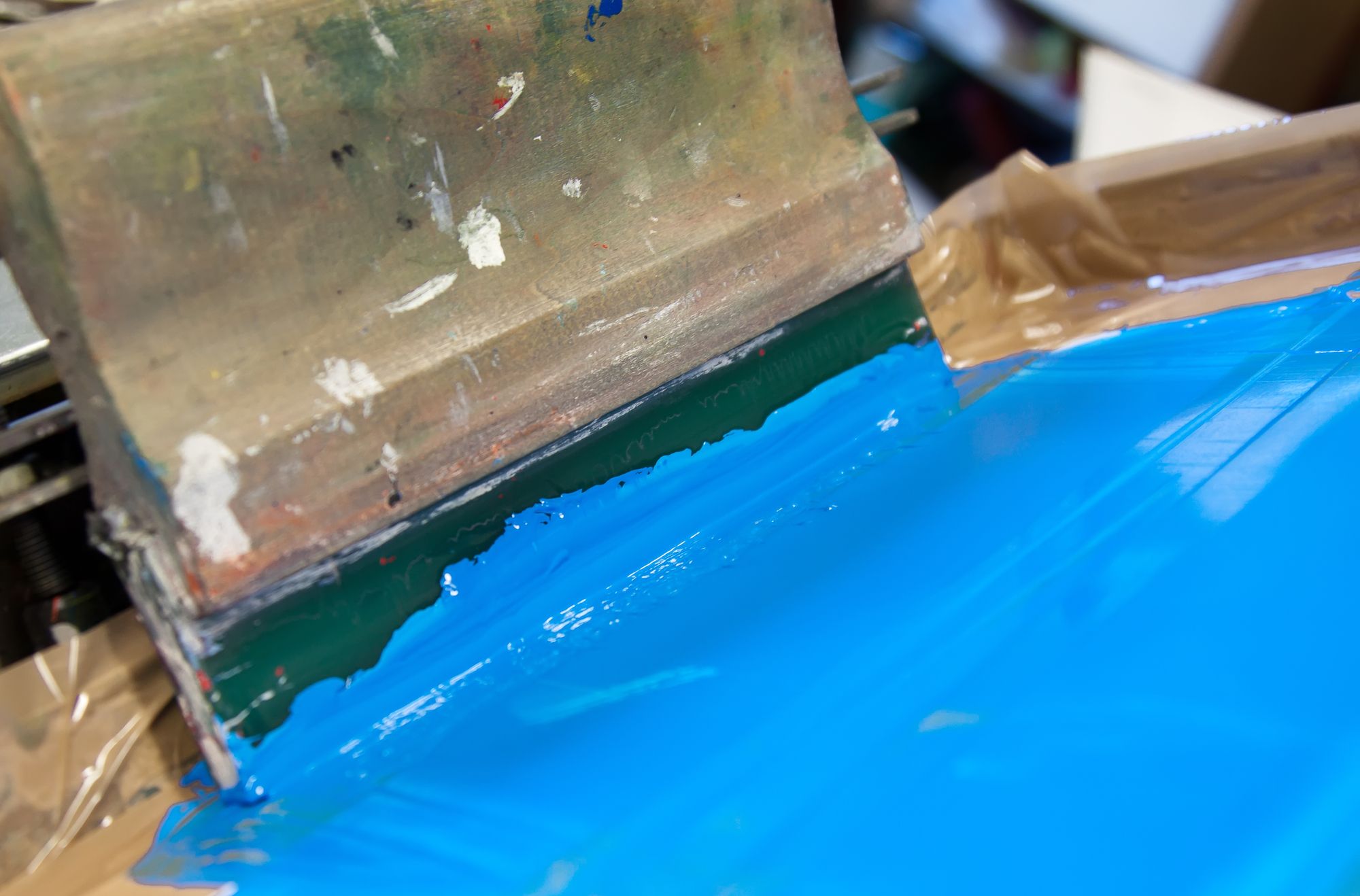 Screen Printing: The Push vs. Pull Debate
