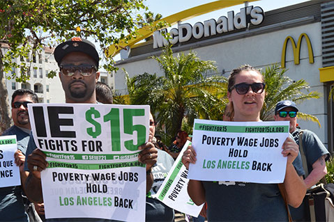 California Reaches Deal to Raise Minimum Wage