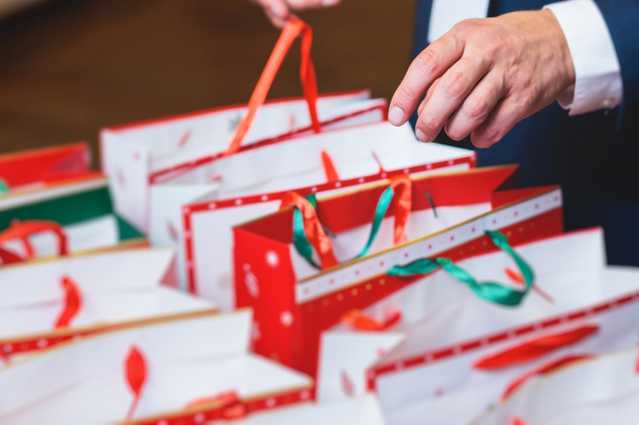 Custom Ink Survey Finds ‘Gift Gap’ Between Corporate Gifting & Employee Preferences