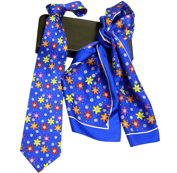 Blue, printed Buffalo bay scarf and tie set