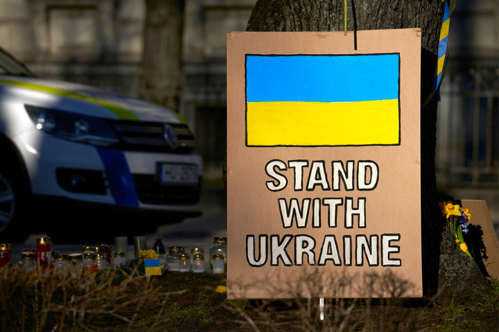 American Promo Executive in Poland Helps Launch Front-Line Humanitarian Charity for Ukraine