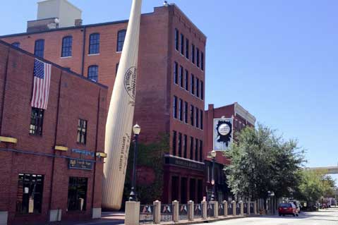 Wilson Sporting Goods Acquires Louisville Slugger