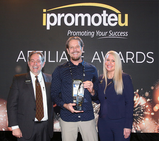 ipromoteu affiliate of the year award winner