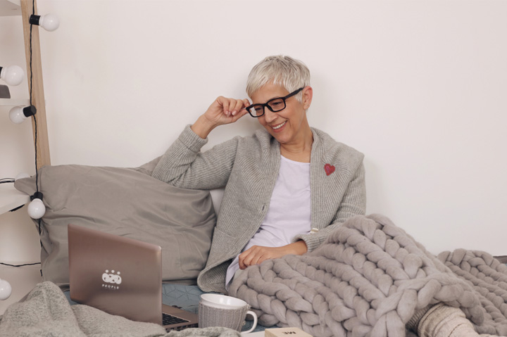 Custom Ink Survey Shows Corporate End-Buyers Prioritize High-End, Stylish Promo